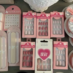 Olive & June 10x Sets Press on Nails Short Length With Nail Files
